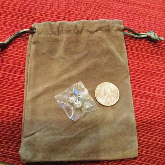 NEW! SWAROVSKI Halo Stud Earrings - Picture 4 of 4